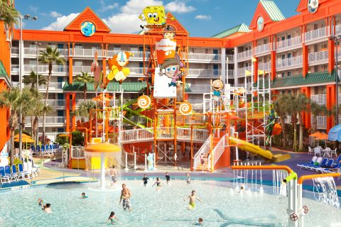 Theme Parks - Holiday Inn & Suites
